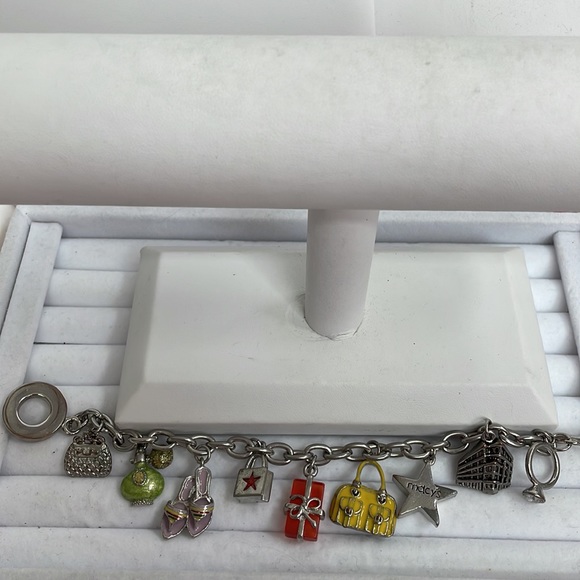Silver Tone Macys Charm Bracelet. - Picture 4 of 13